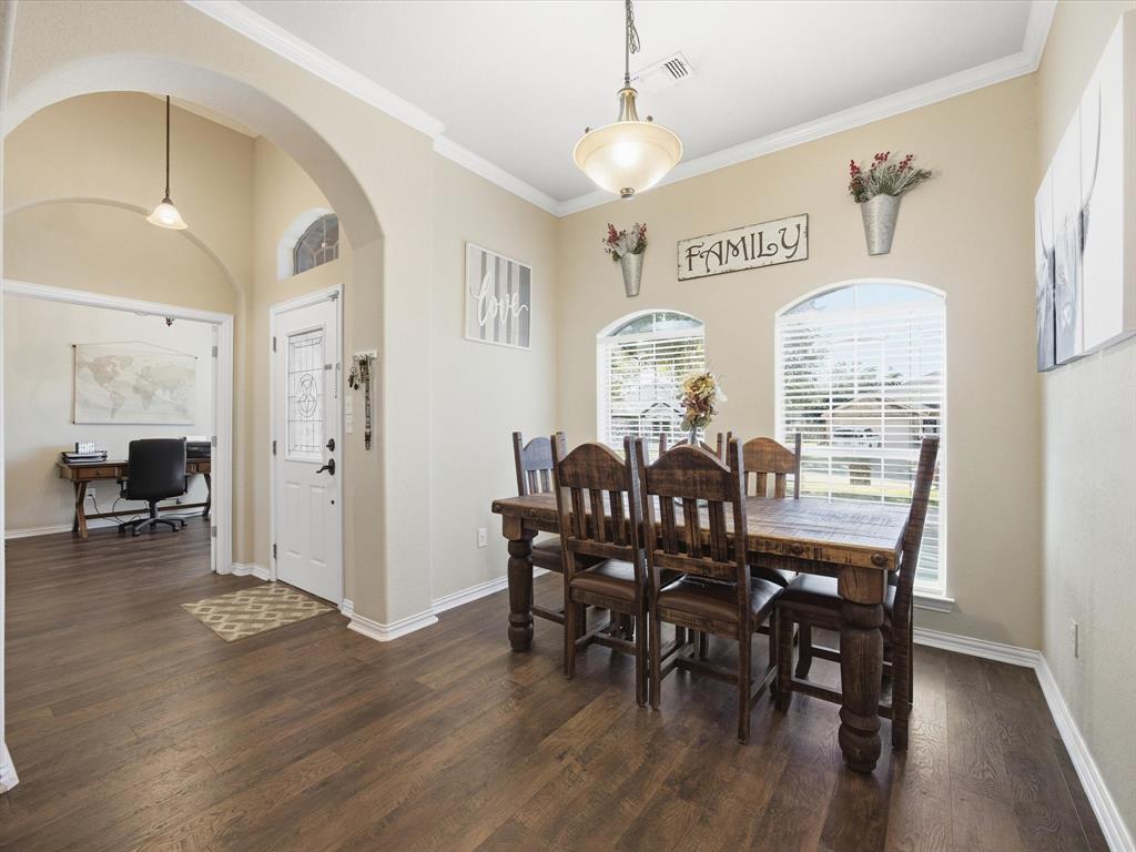 2107 Ridgewood Drive Property Photo 9