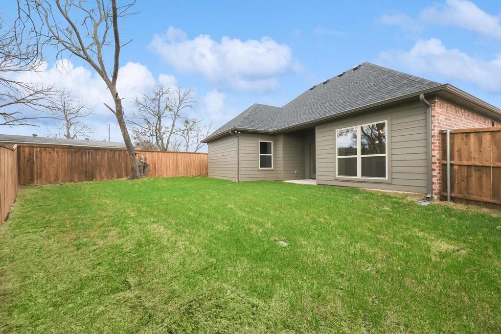 306 W Mclain Drive Property Photo 5