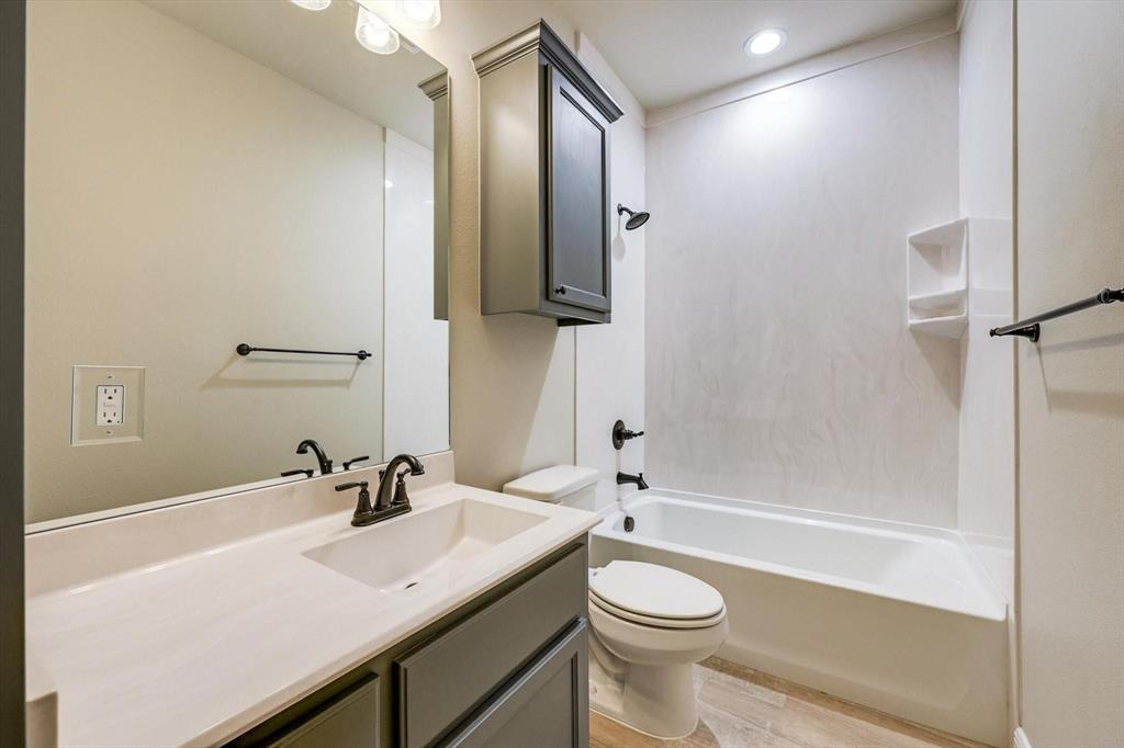 306 W Mclain Drive Property Photo 7