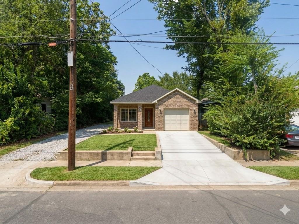2633 Macon Street Property Photo 2