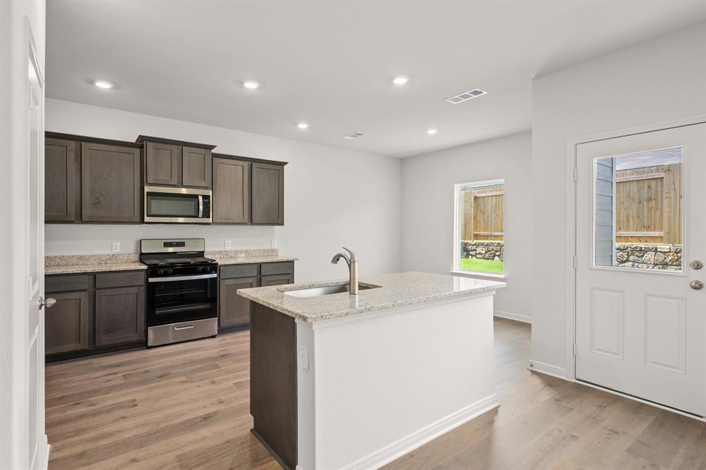 521 A D Crain Street Property Photo 2