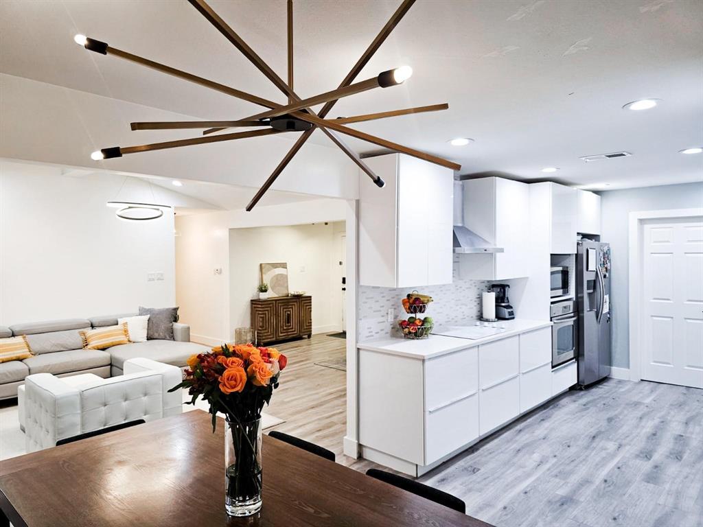 7810 Creek View Drive Property Photo 12