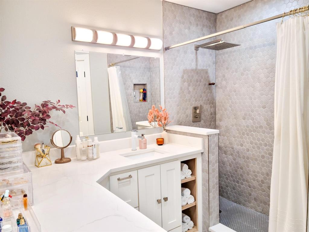 7810 Creek View Drive Property Photo 18