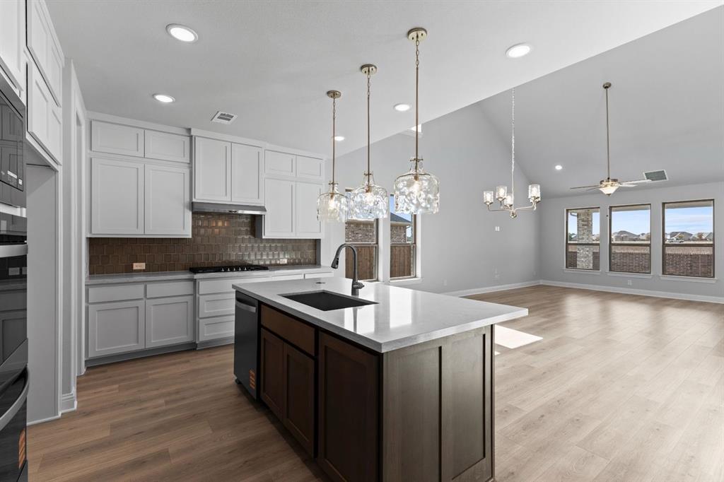 2003 Birch Street Property Photo 9