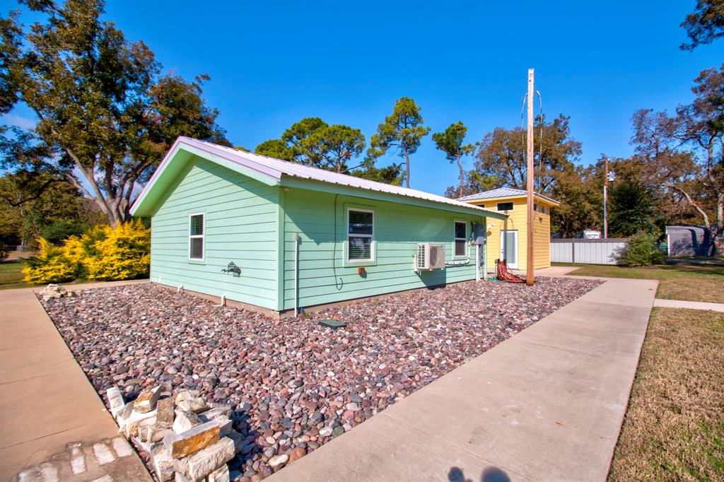 227 Newcastle Drive Property Photo 3