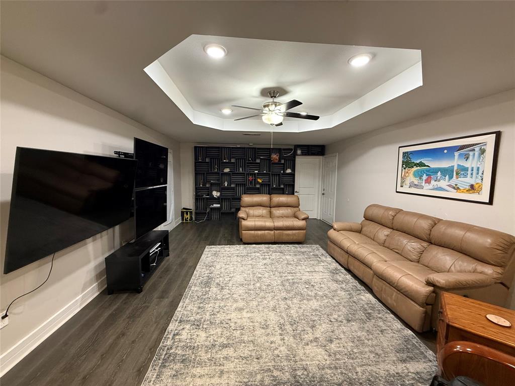 3315 Parvia Avenue Property Photo 3