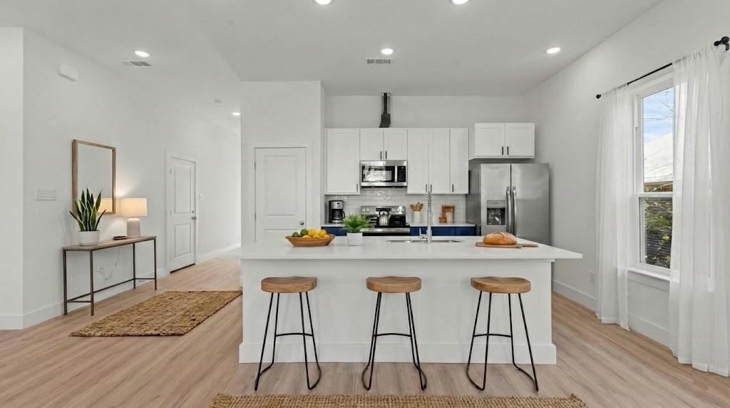 919 W Day Street