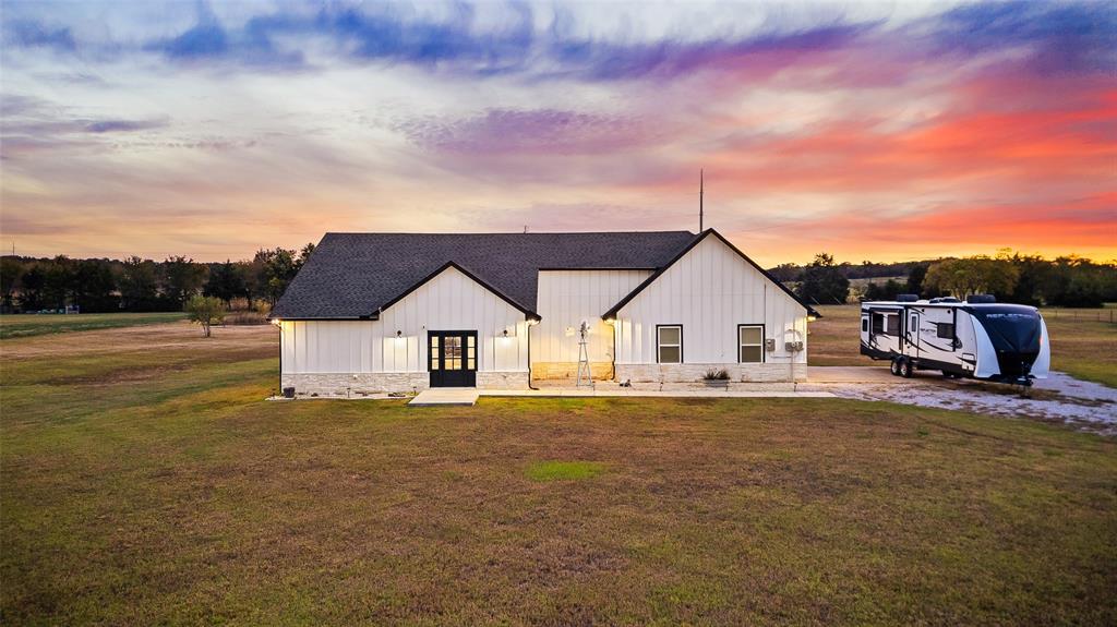 460 County Road 2184 Property Photo 1