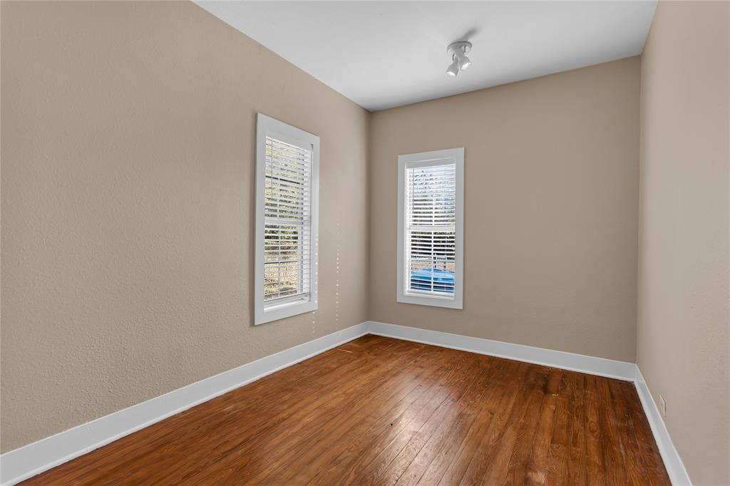 513 W Texas Street Property Photo 10