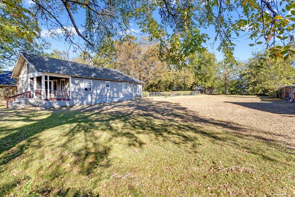 513 W Texas Street Property Photo 16