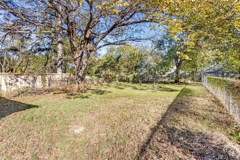 513 W Texas Street Property Photo 18