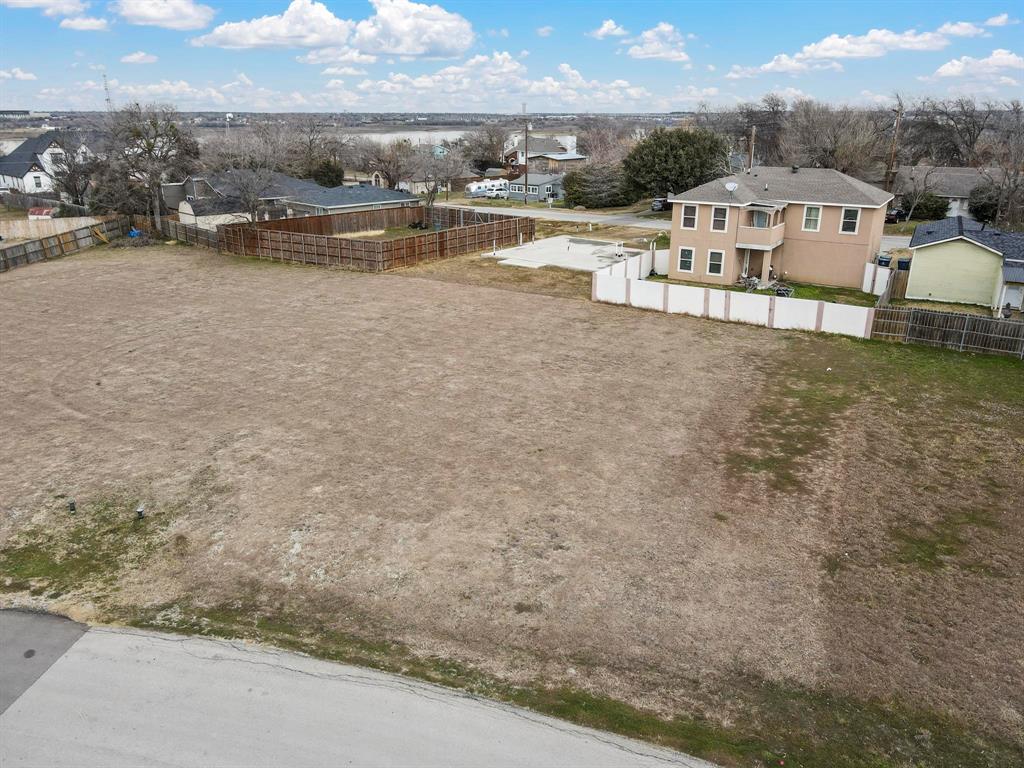 7612 W Shore Drive Property Photo 14