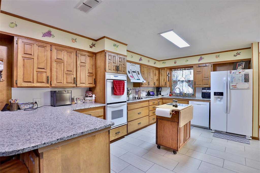448 Elmdale Road Property Photo 10