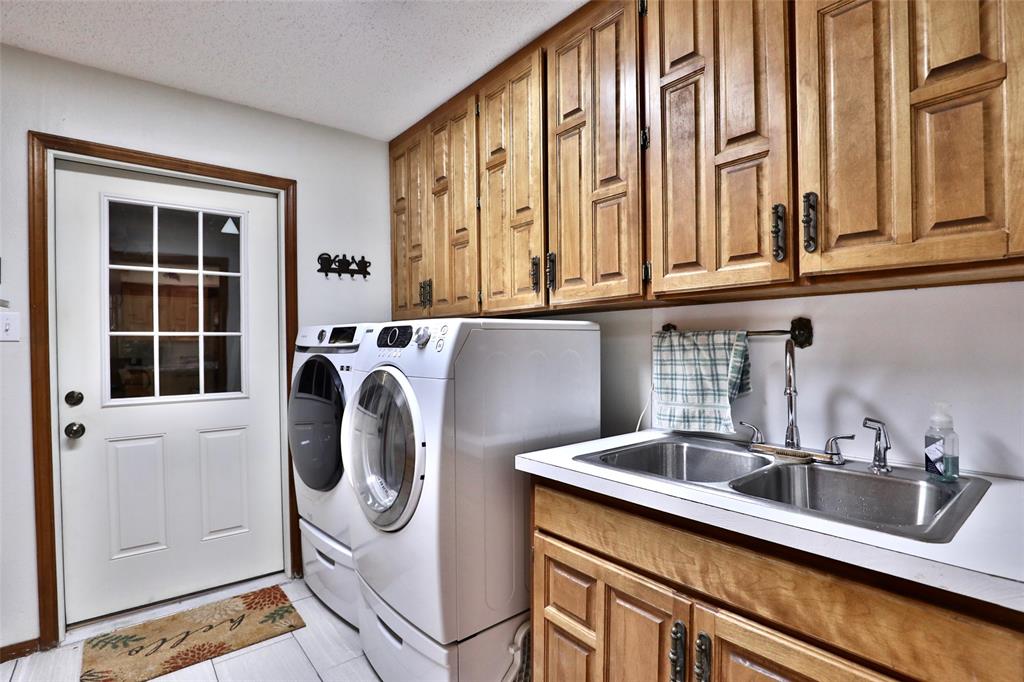 448 Elmdale Road Property Photo 14
