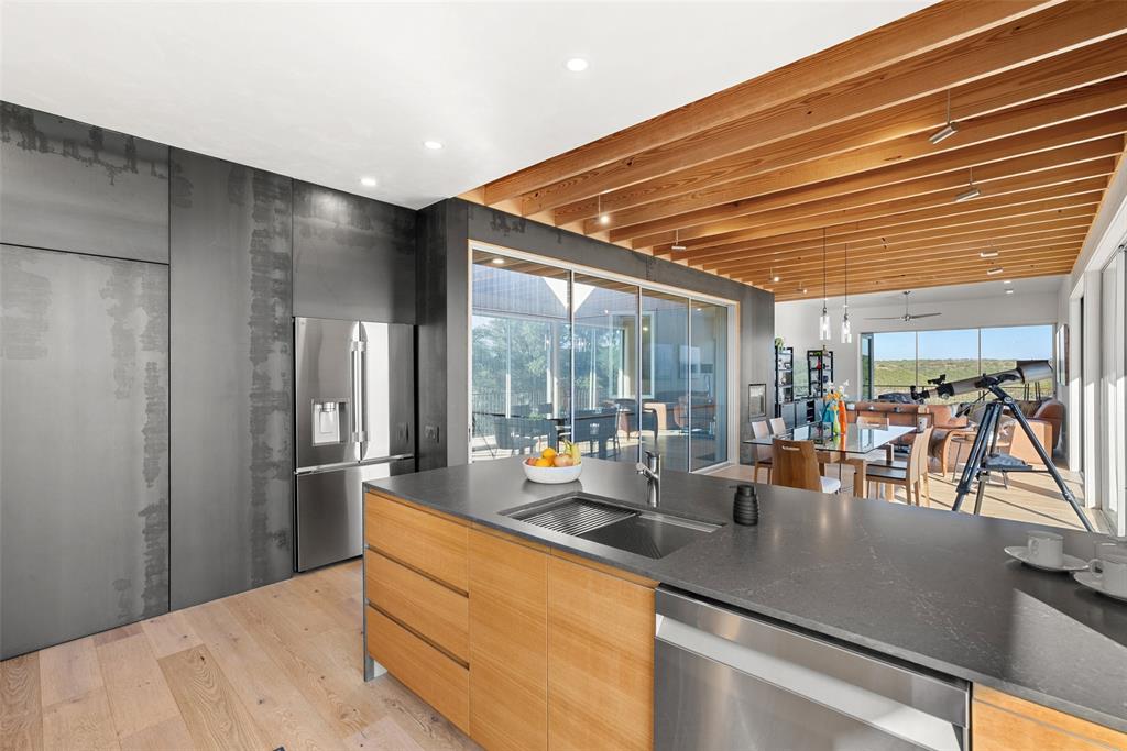 2037 Wolf Creek Ranch Road Property Photo 11