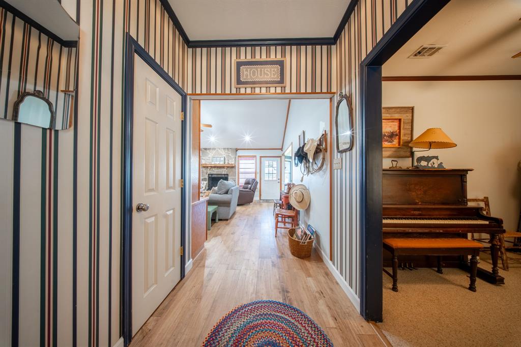 2830 Winding Oaks Property Photo 8