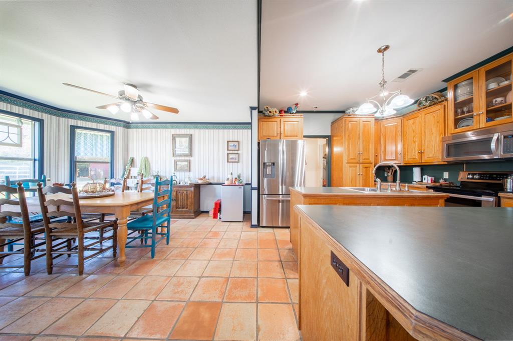 2830 Winding Oaks Property Photo 17