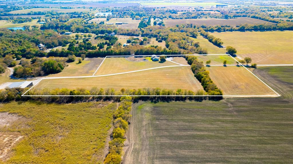 2830 Winding Oaks Trail Property Photo 3