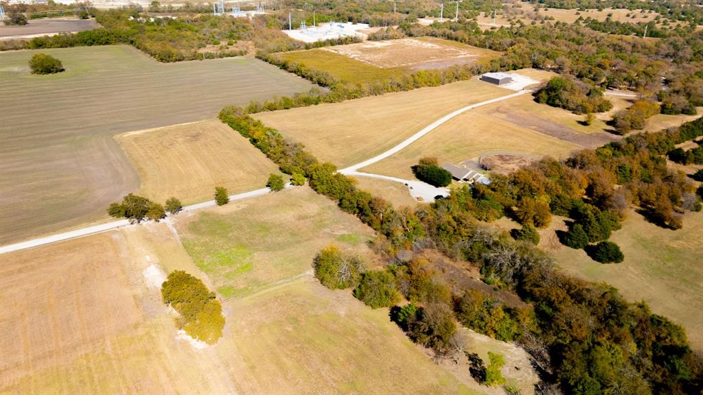 2830 Winding Oaks Trail Property Photo 10