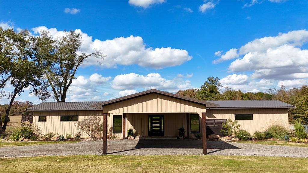 2105 County Road 2322 Property Photo 1