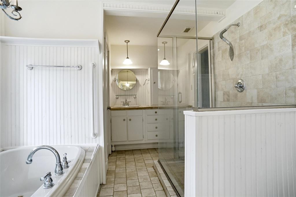 3704 Granada Trail Property Photo 7