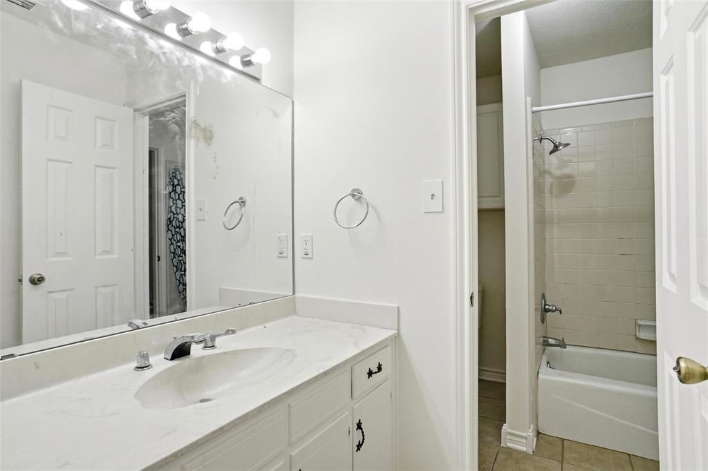3704 Granada Trail Property Photo 9