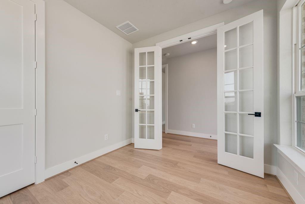 656 Blakelys Way Property Photo 13