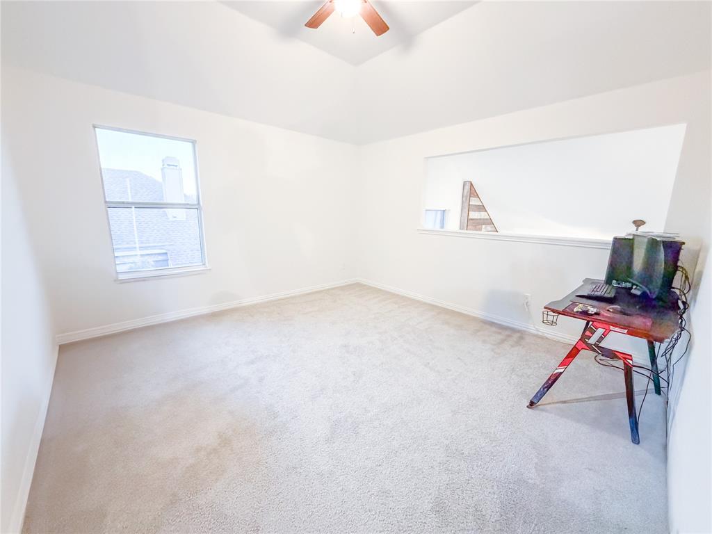 1236 Whitehorse Drive Property Photo 10