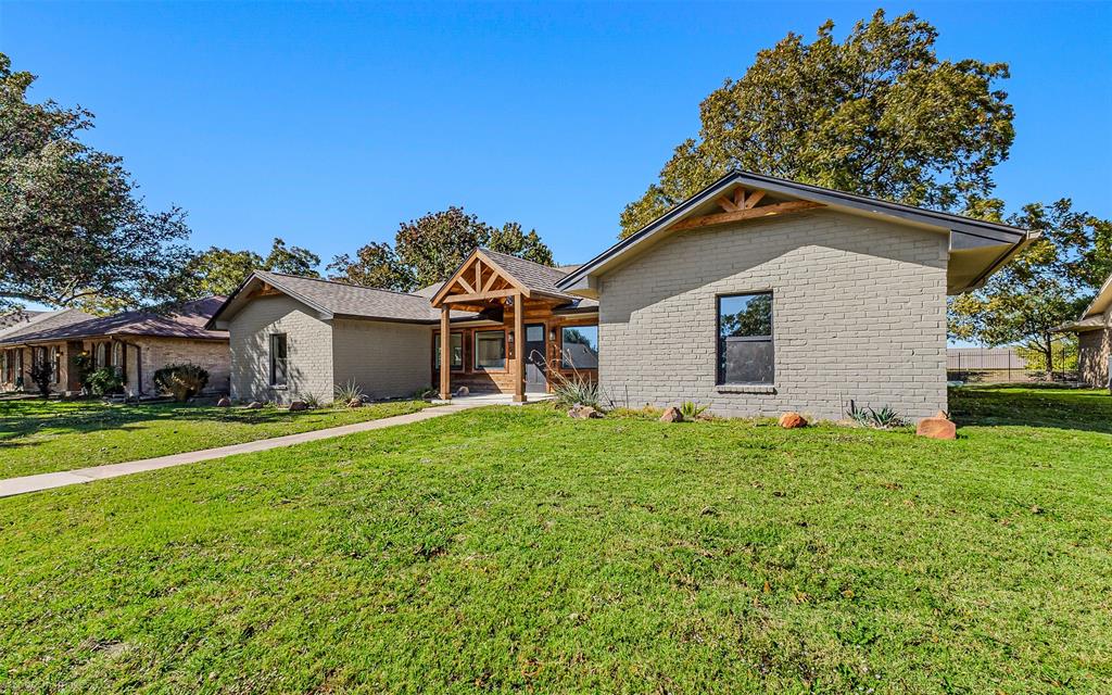 1301 Pecan Valley Drive Property Photo 3