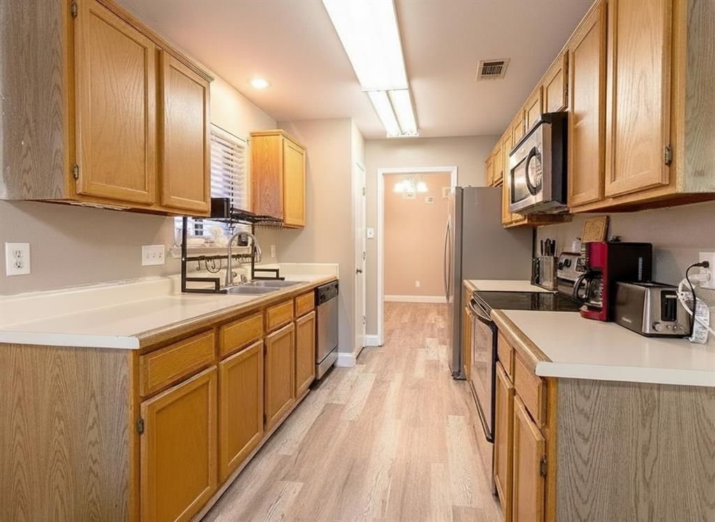 6936 Cedar Knoll Drive Property Photo 6