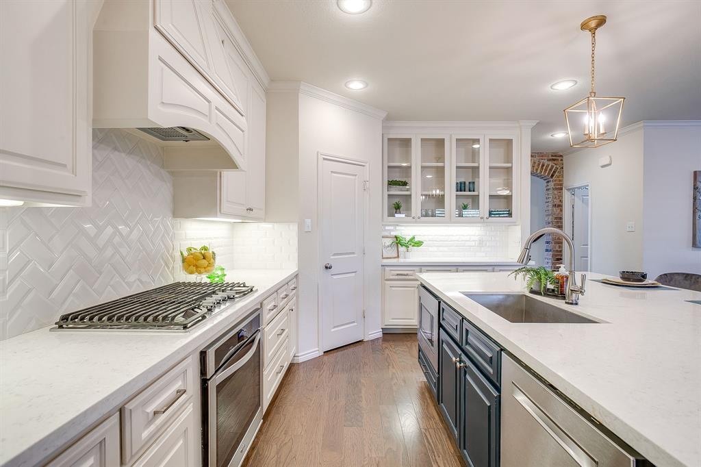 100 Grey Stone Street Property Photo 8