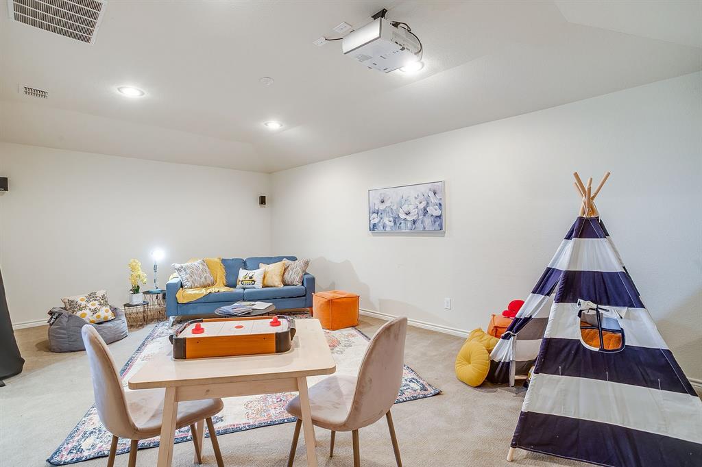 100 Grey Stone Street Property Photo 33