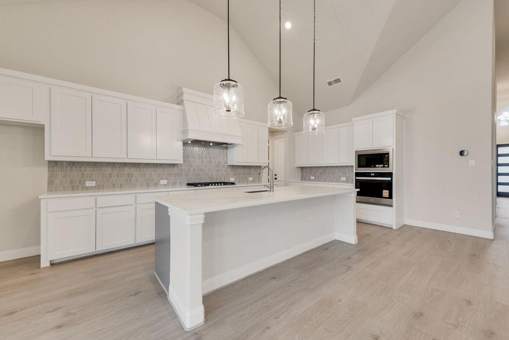 1116 Monterra Way Property Photo 7