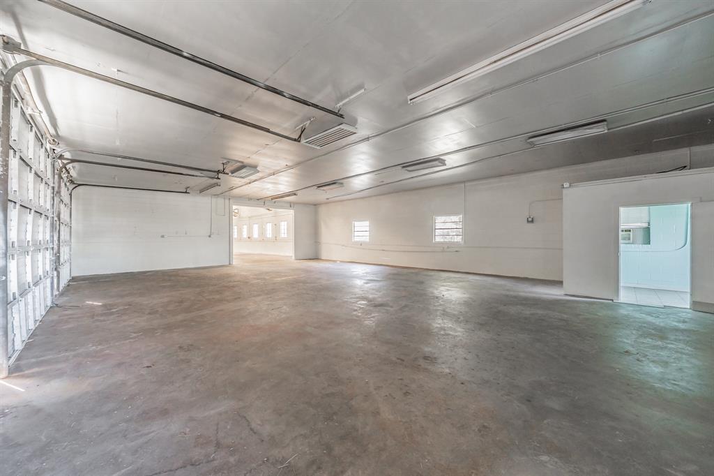 501 W Highway 199 Property Photo 4