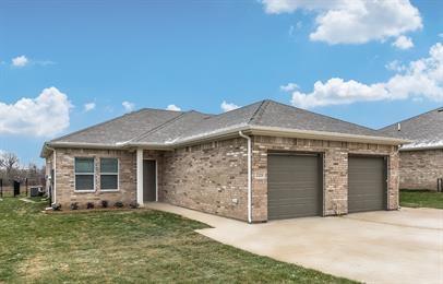 2407 N Hickory Street Property Photo 1