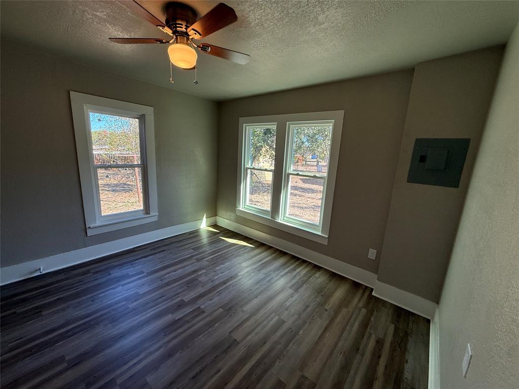 705 E 9th Street Property Photo 21