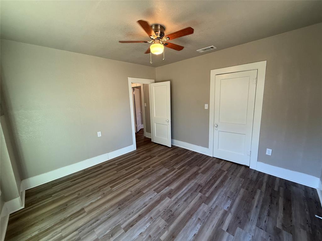 705 E 9th Street Property Photo 23