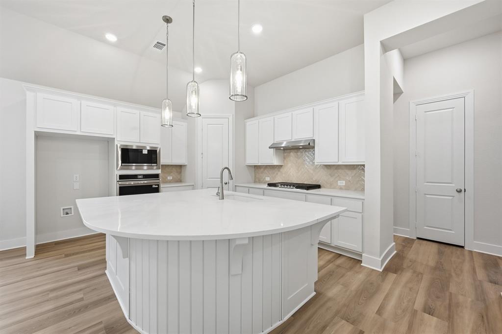 5048 Westhaven Circle Property Photo 3