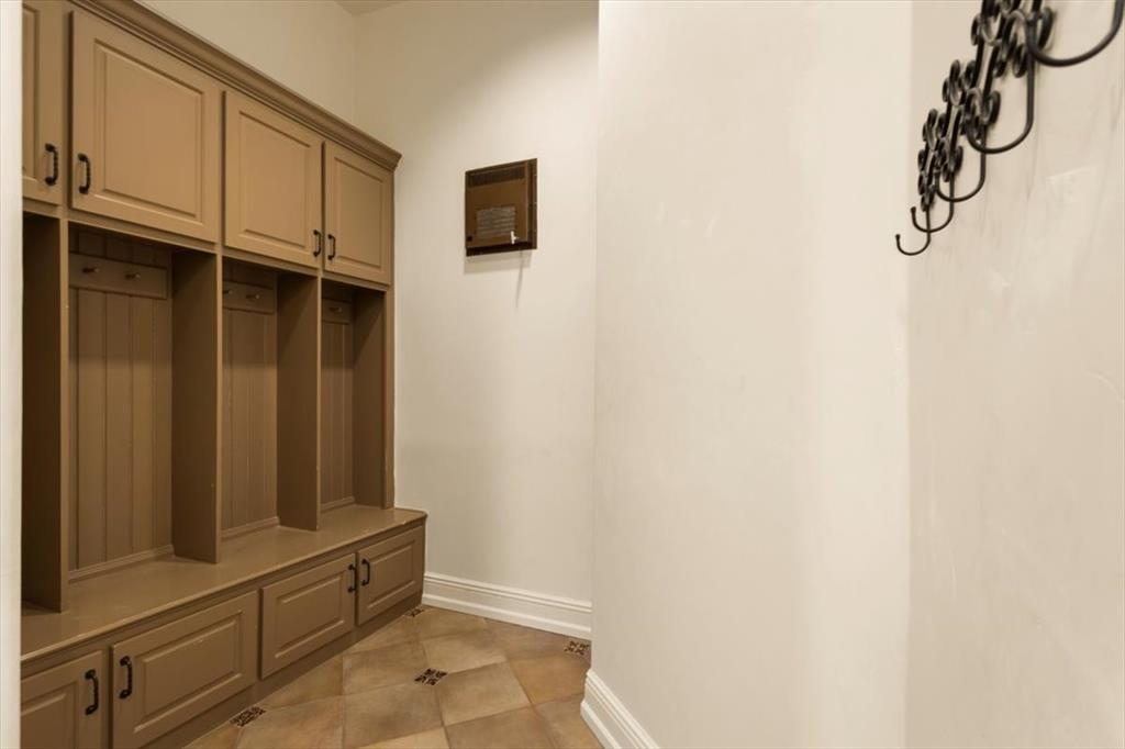4573 Cascades Shoreline Drive Property Photo 18