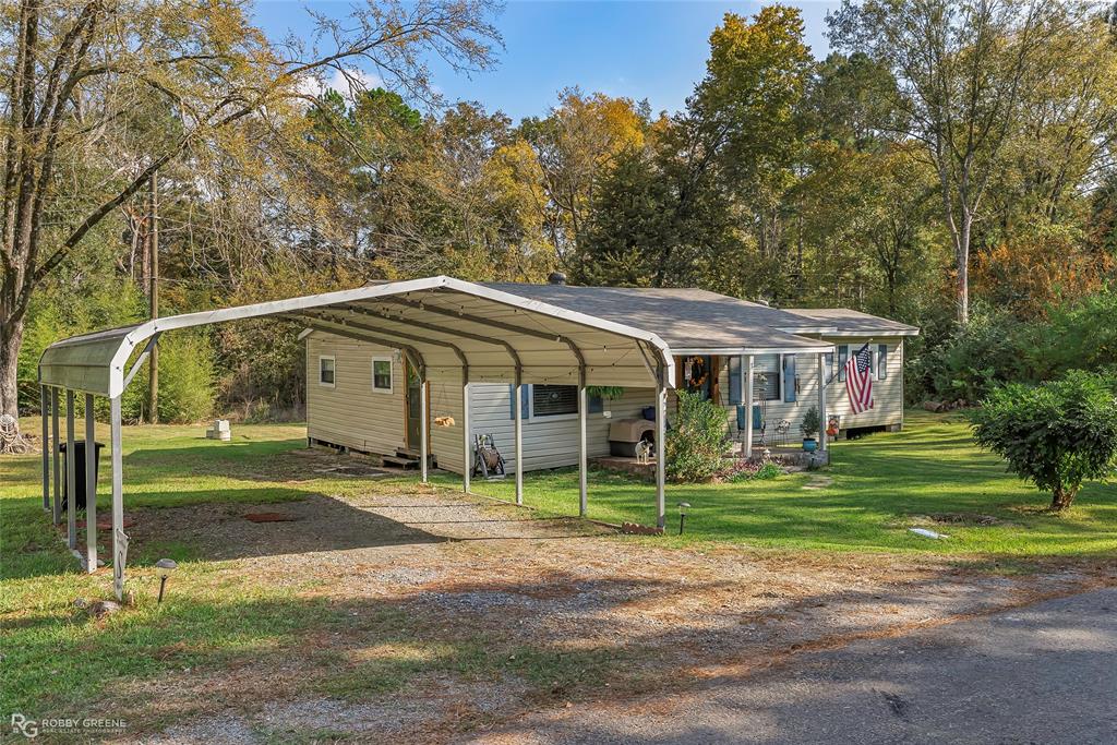213 Bossier Street Property Photo 4