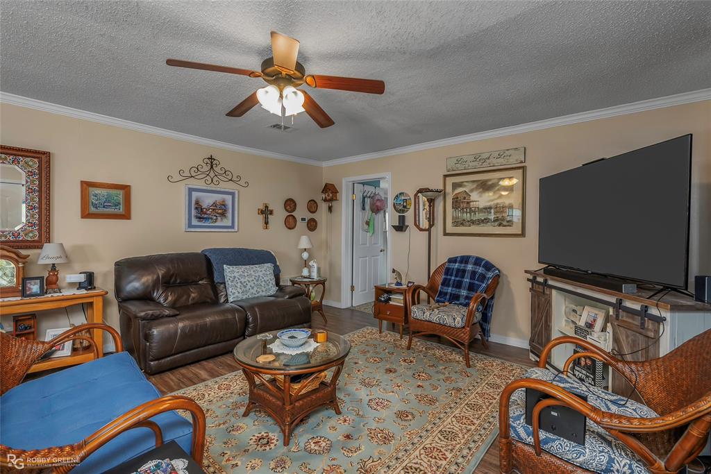 213 Bossier Street Property Photo 11
