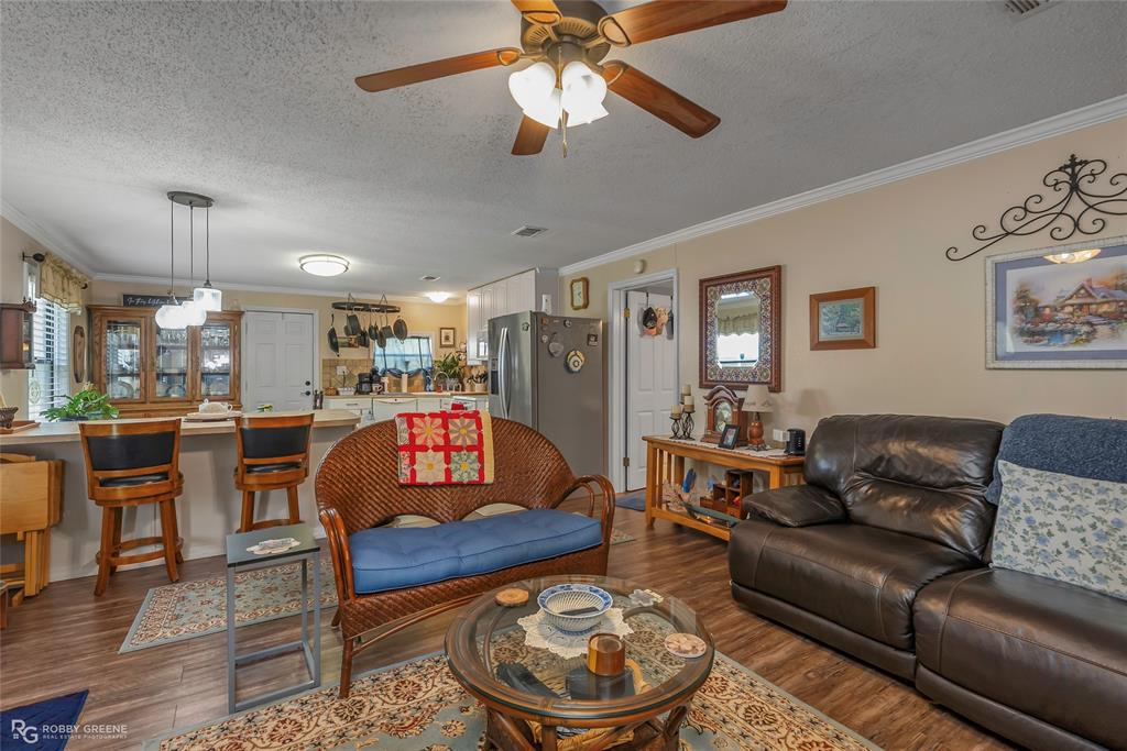 213 Bossier Street Property Photo 12