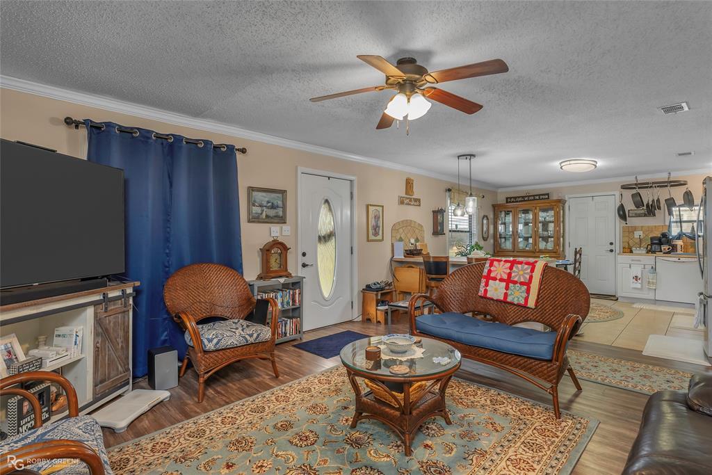 213 Bossier Street Property Photo 13