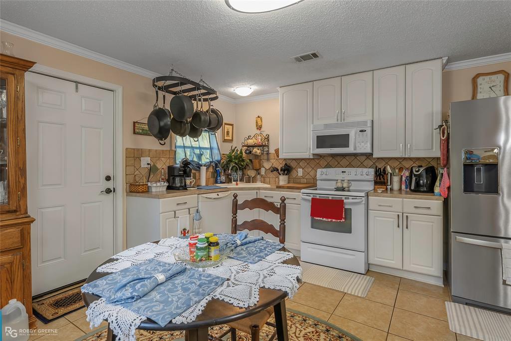 213 Bossier Street Property Photo 19