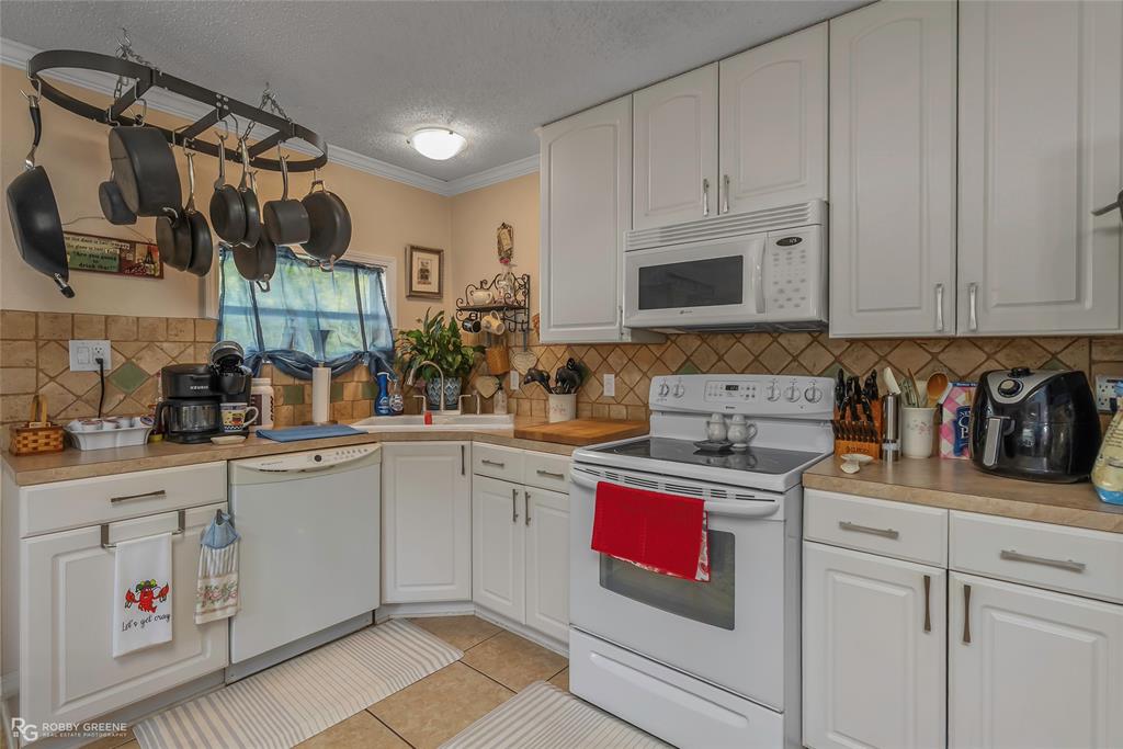 213 Bossier Street Property Photo 20