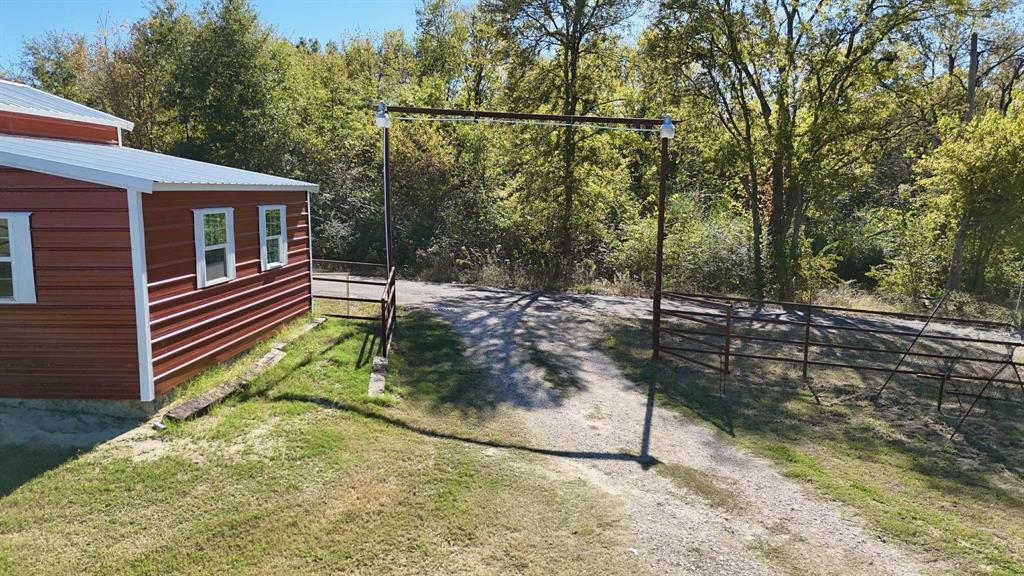 102 Rs County Road 1622 Property Photo 4