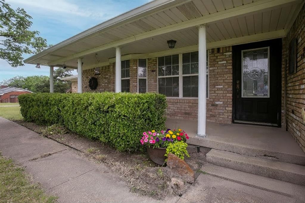 1801 W Holiday Property Photo 1