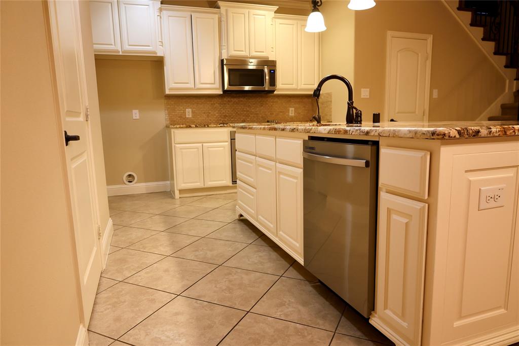 721 Rembrandt Court Property Photo 5