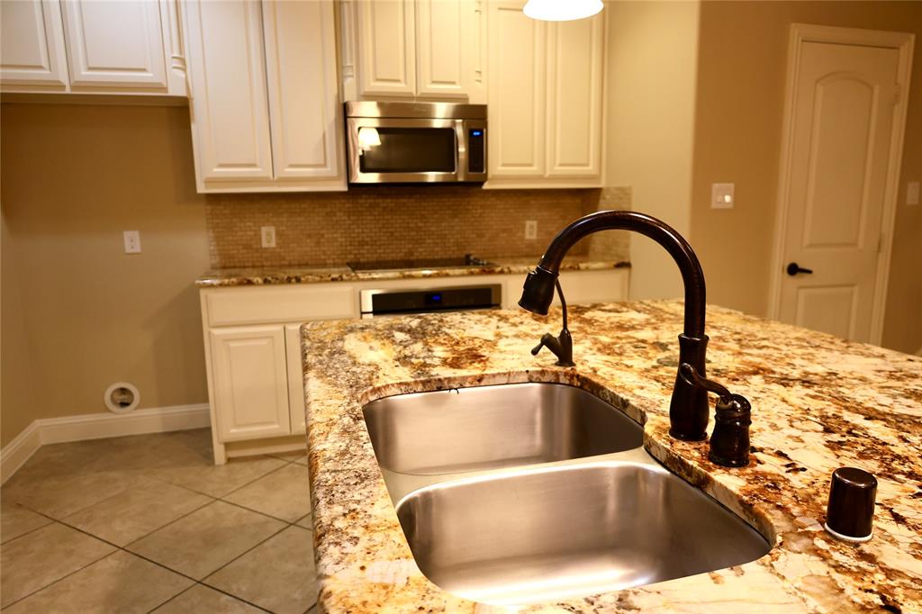 721 Rembrandt Court Property Photo 7