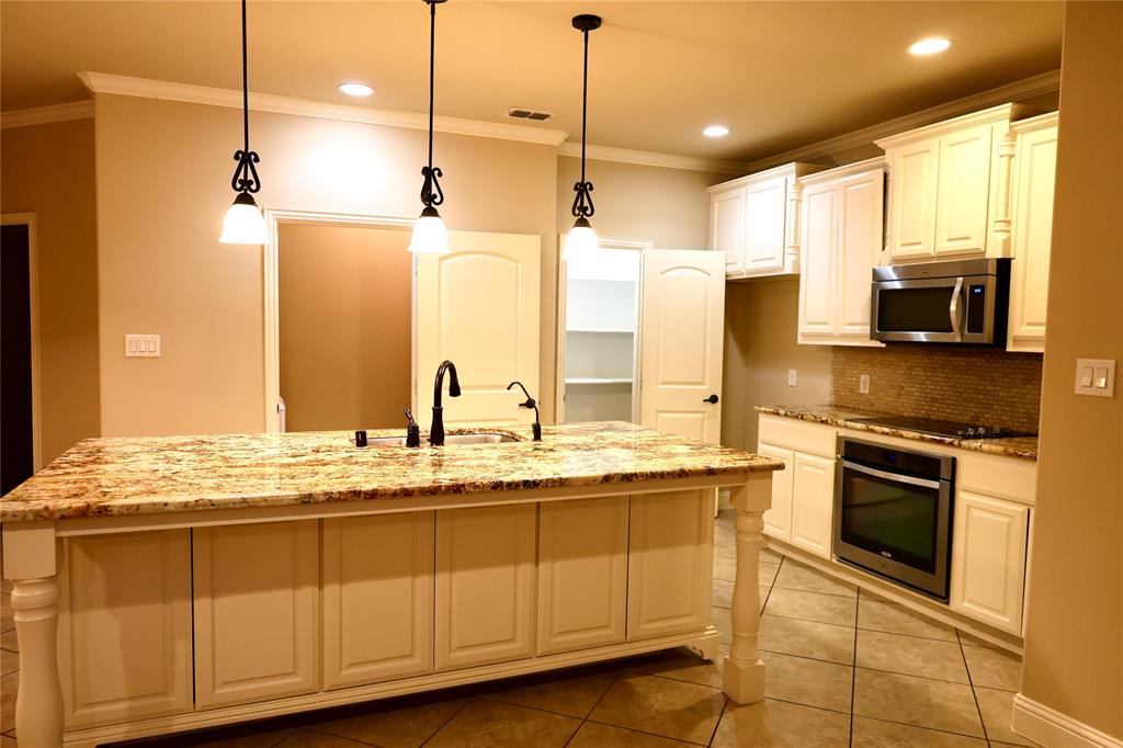 721 Rembrandt Court Property Photo 28
